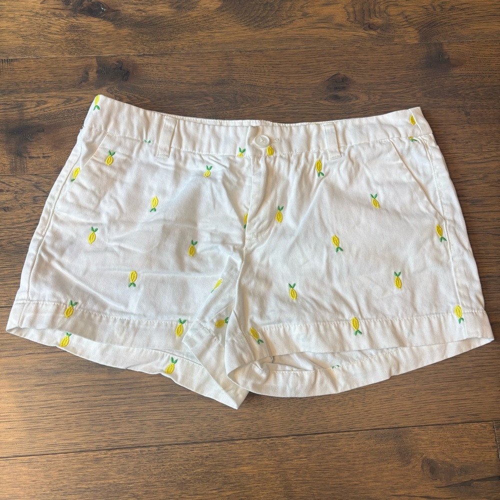 White Shorts with Stitched Lemon Pattern